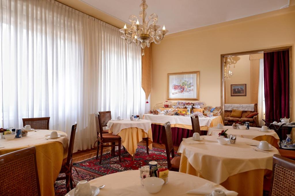 Casa Villa Gardenia — breakfast room